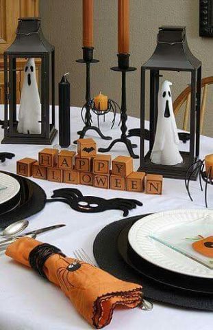 halloween tablescapes